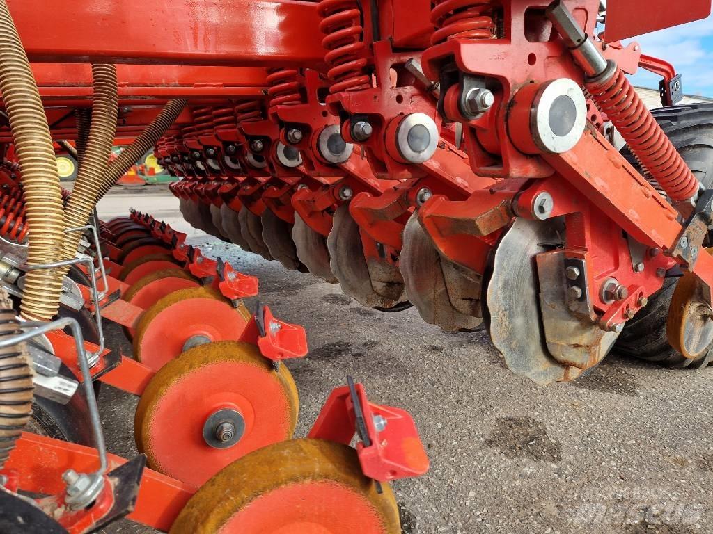Maschio Gigante 400 条播机