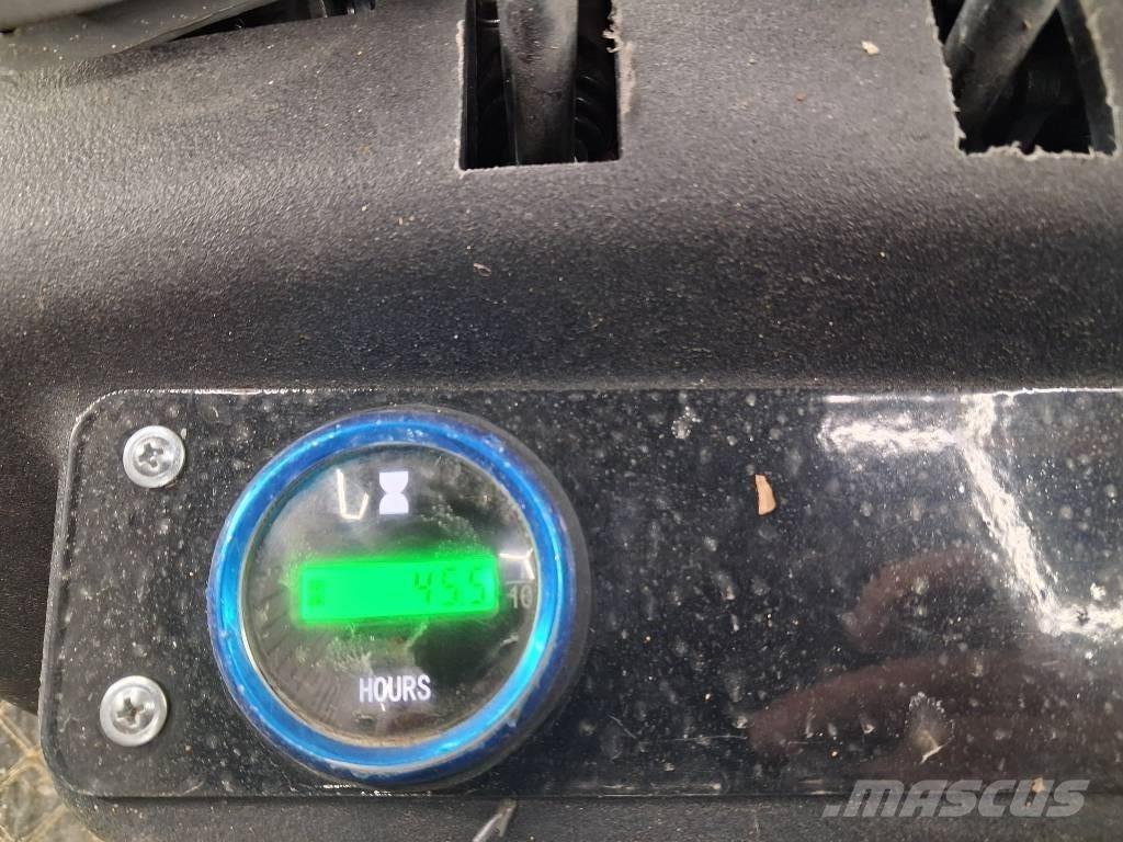 JPC KV12 小型挖掘机