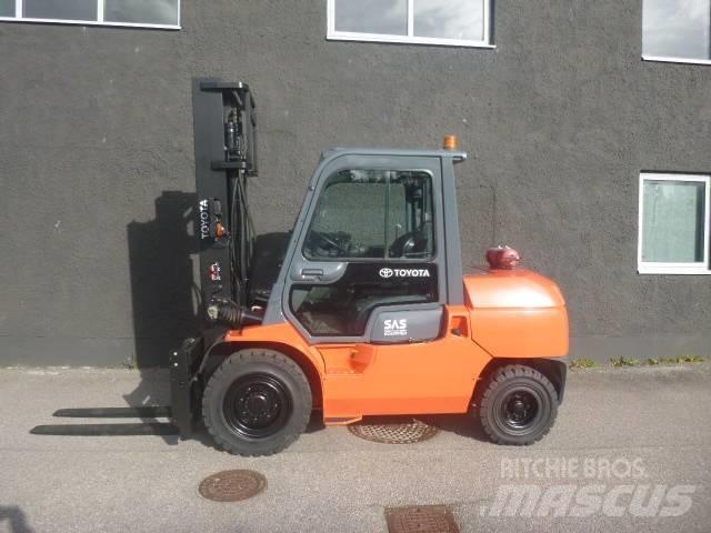 Toyota 7 FD A 50 柴油叉车