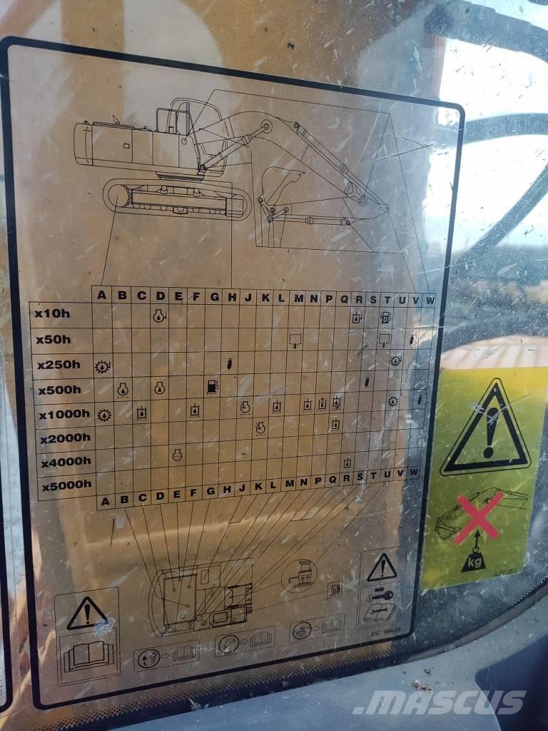 JCB JS 240 N LC 履带挖掘机