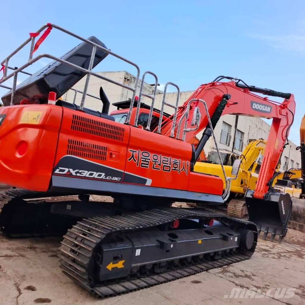 Doosan DX300 LC 履带挖掘机
