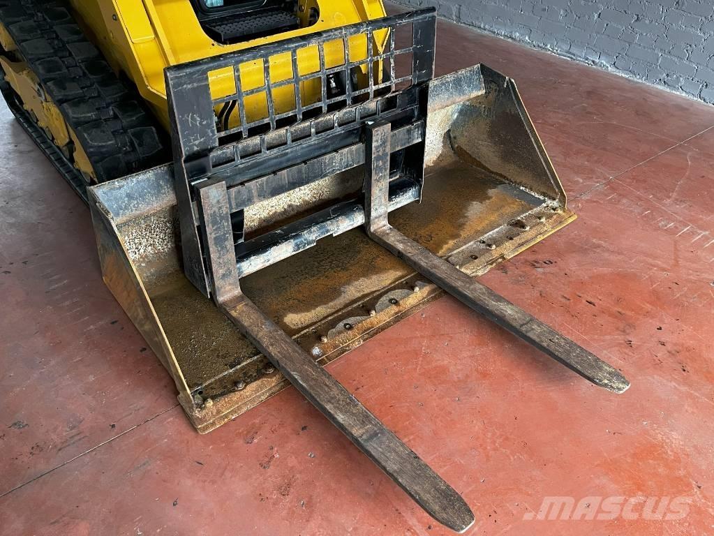 CAT 259 D 滑移装载机