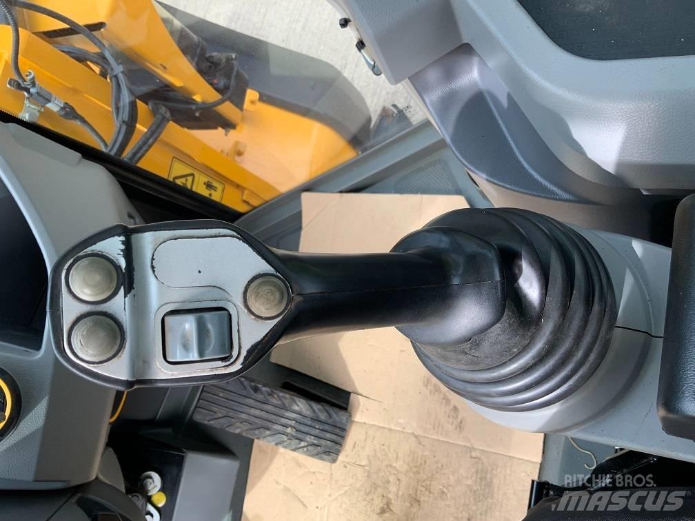 JCB 437 HT 轮式装载机