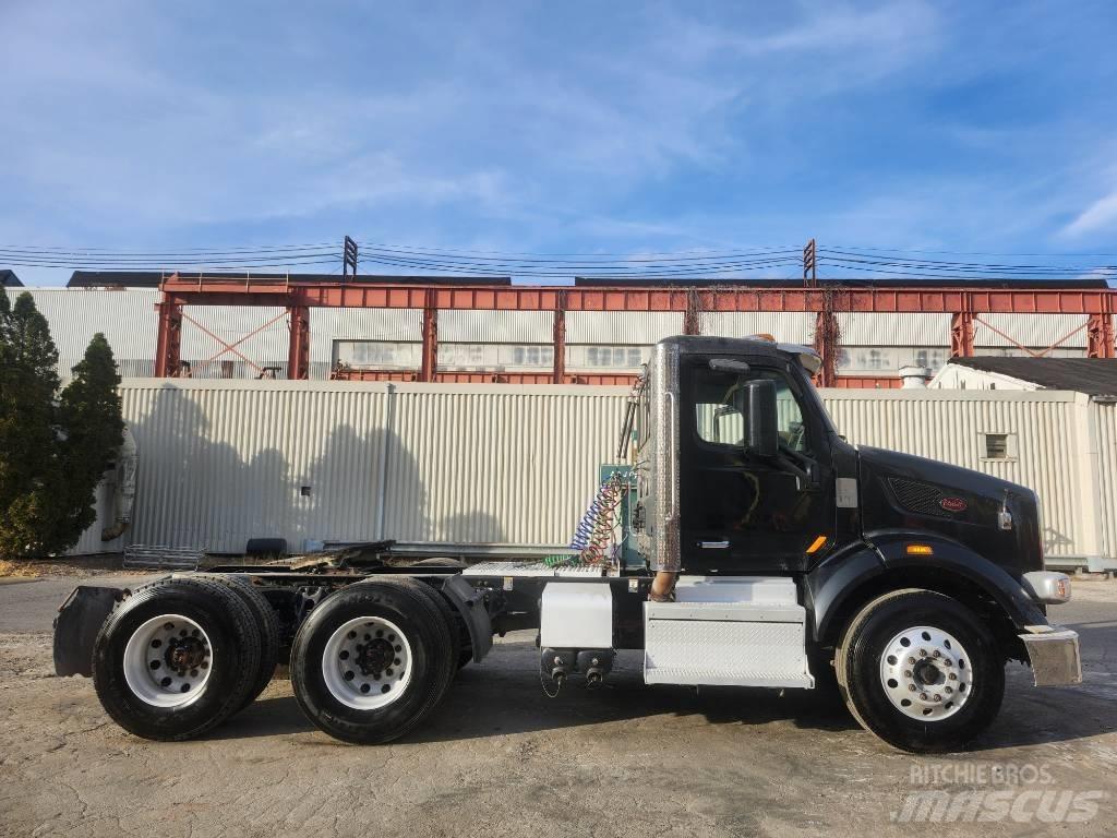 Peterbilt 567 牵引车