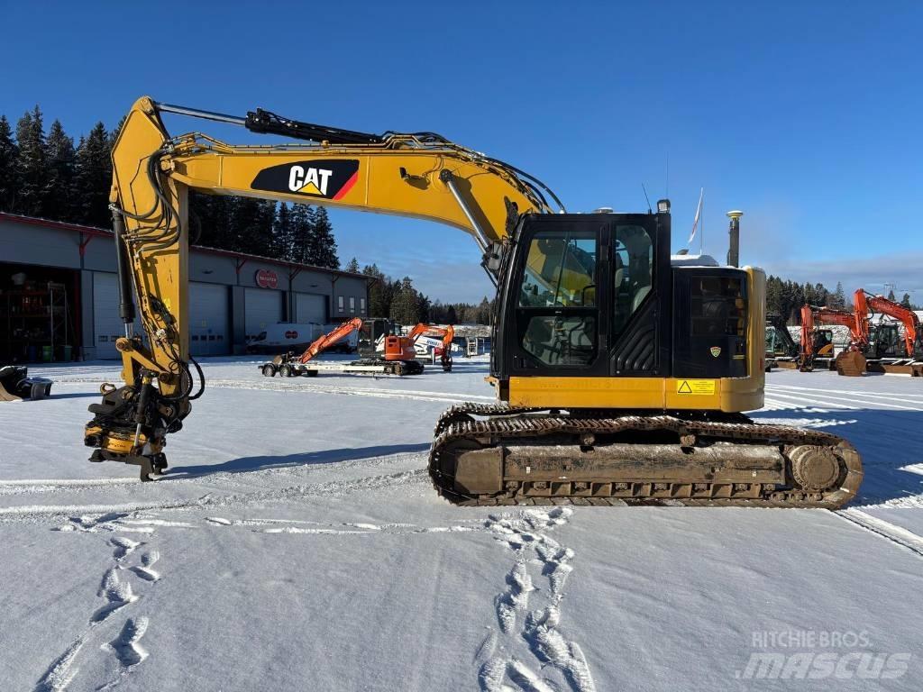 CAT 325 FL CR 履带挖掘机