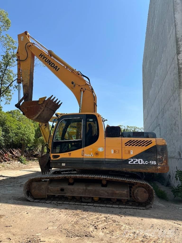 Hyundai 220LC-9S 履带挖掘机