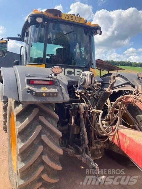 JCB Fastrac 4220 拖拉机/农用车
