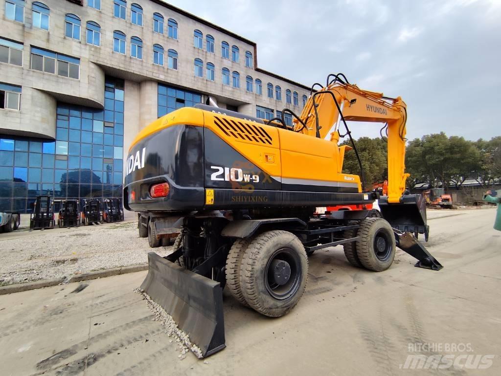 Hyundai 210W-9 轮式挖掘机