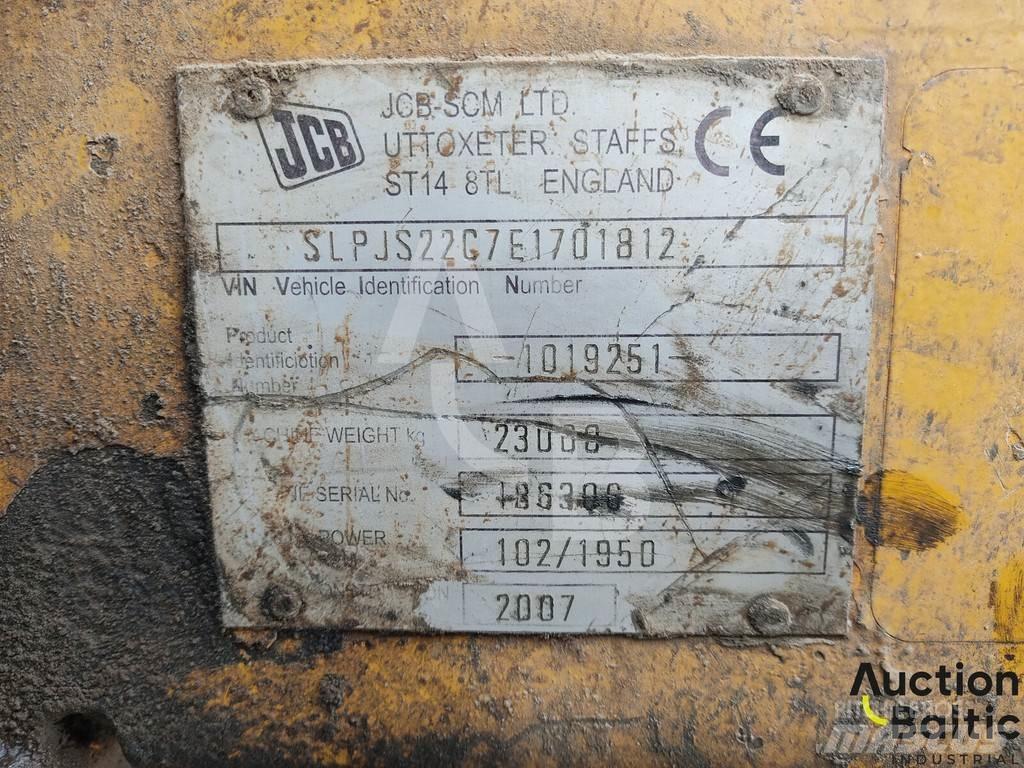 JCB JS 220 LC 履带挖掘机