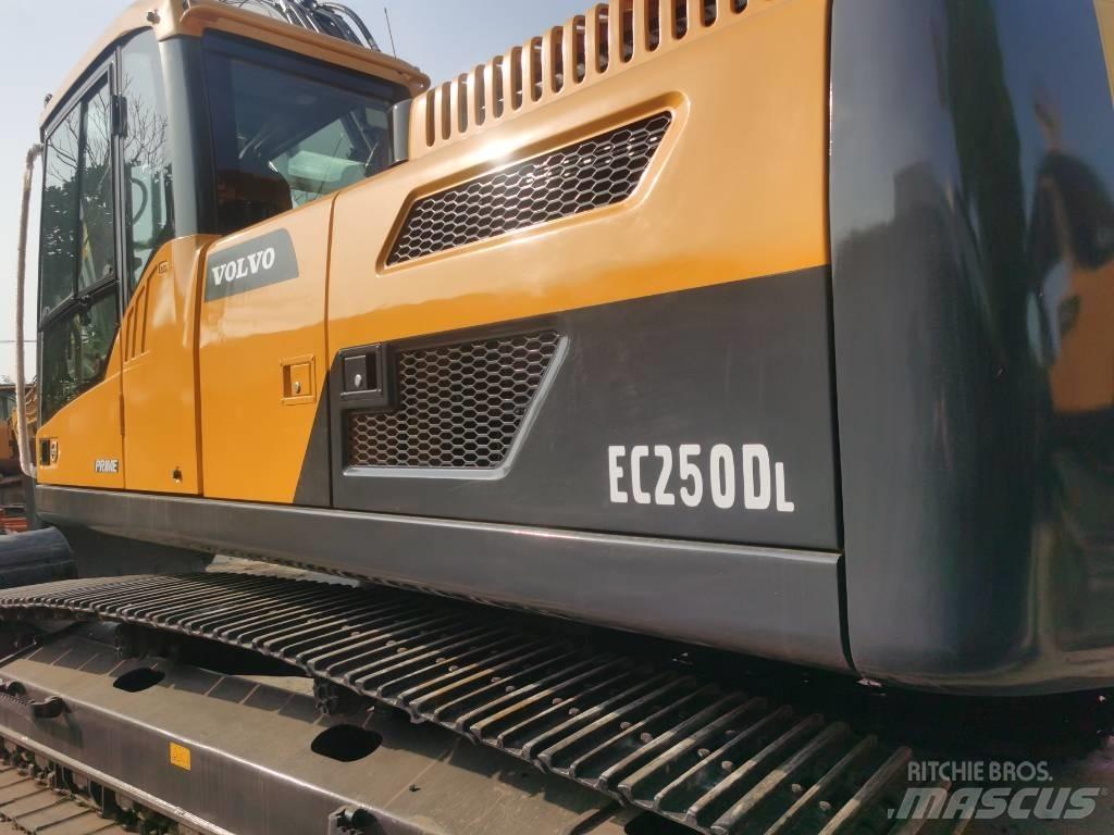 Volvo EC 250 D L 履带挖掘机