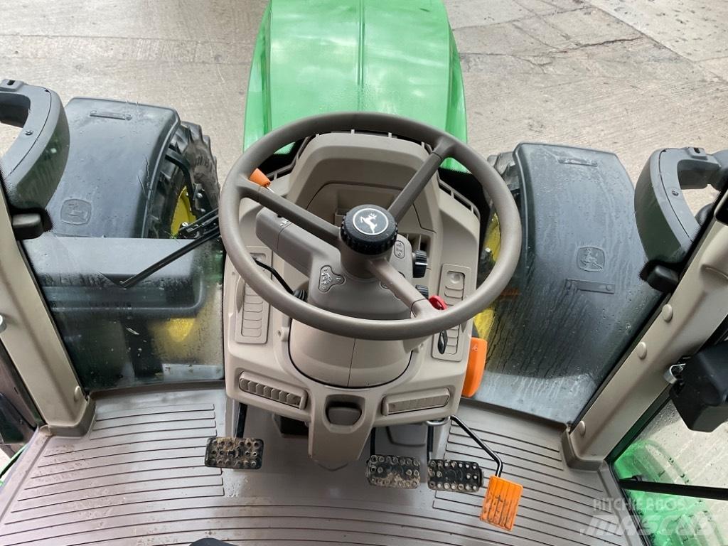 John Deere 6130 M 拖拉机/农用车