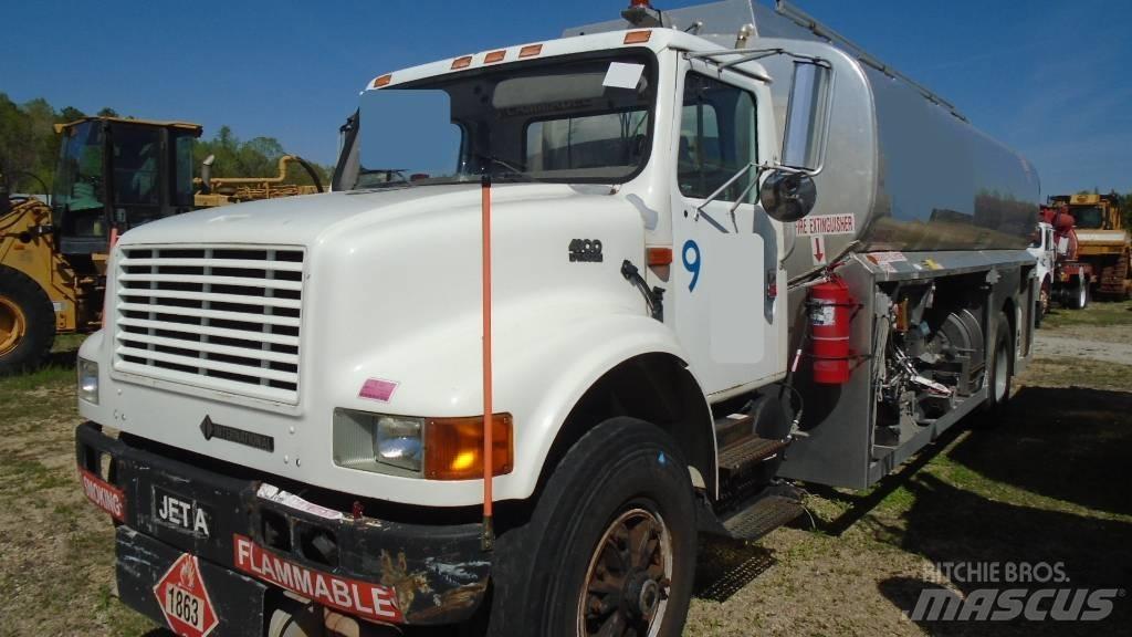 International 4900 油罐车