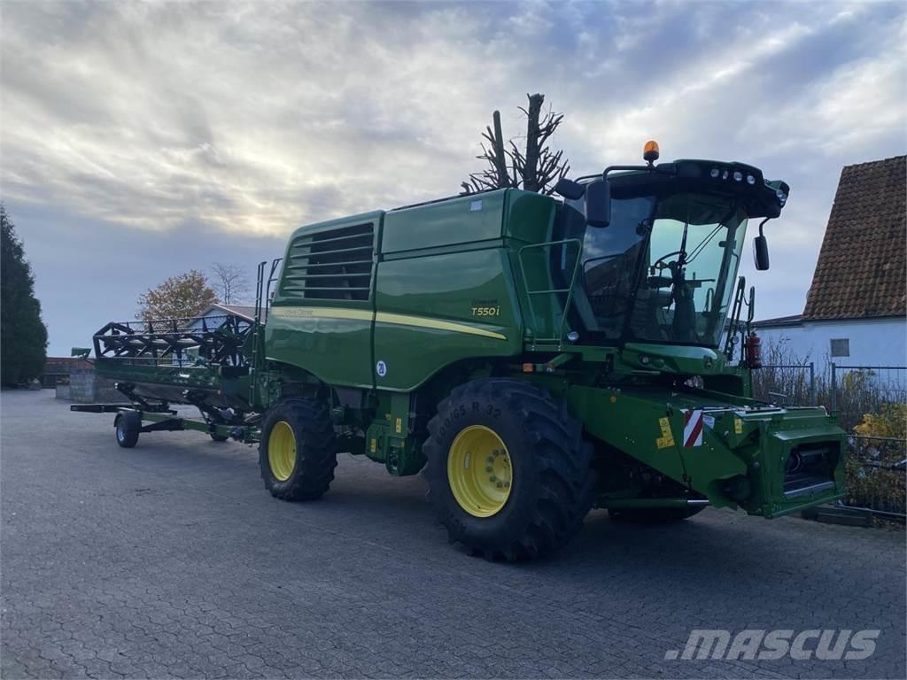 John Deere T550 联合收割机