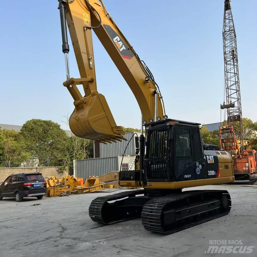 CAT 320D2 履带挖掘机
