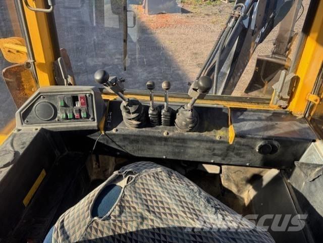 Volvo BM 6300 反铲装载机