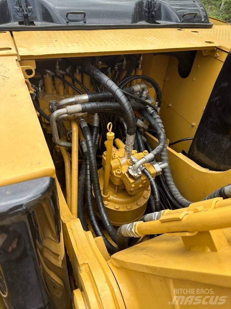 CAT 320D 履带挖掘机
