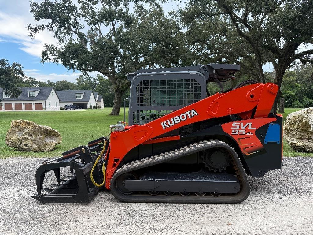 Kubota SVL 95-2 S 滑移装载机