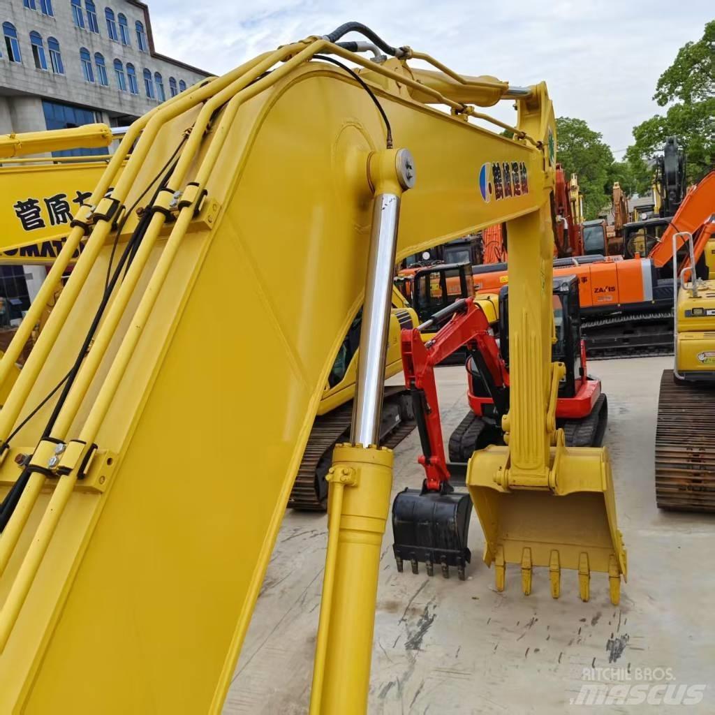 Komatsu PC 220-8 履带挖掘机