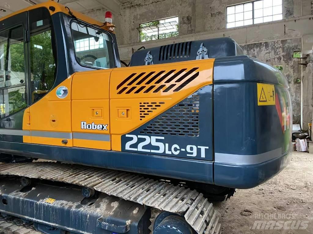Hyundai 225LC-9 履带挖掘机