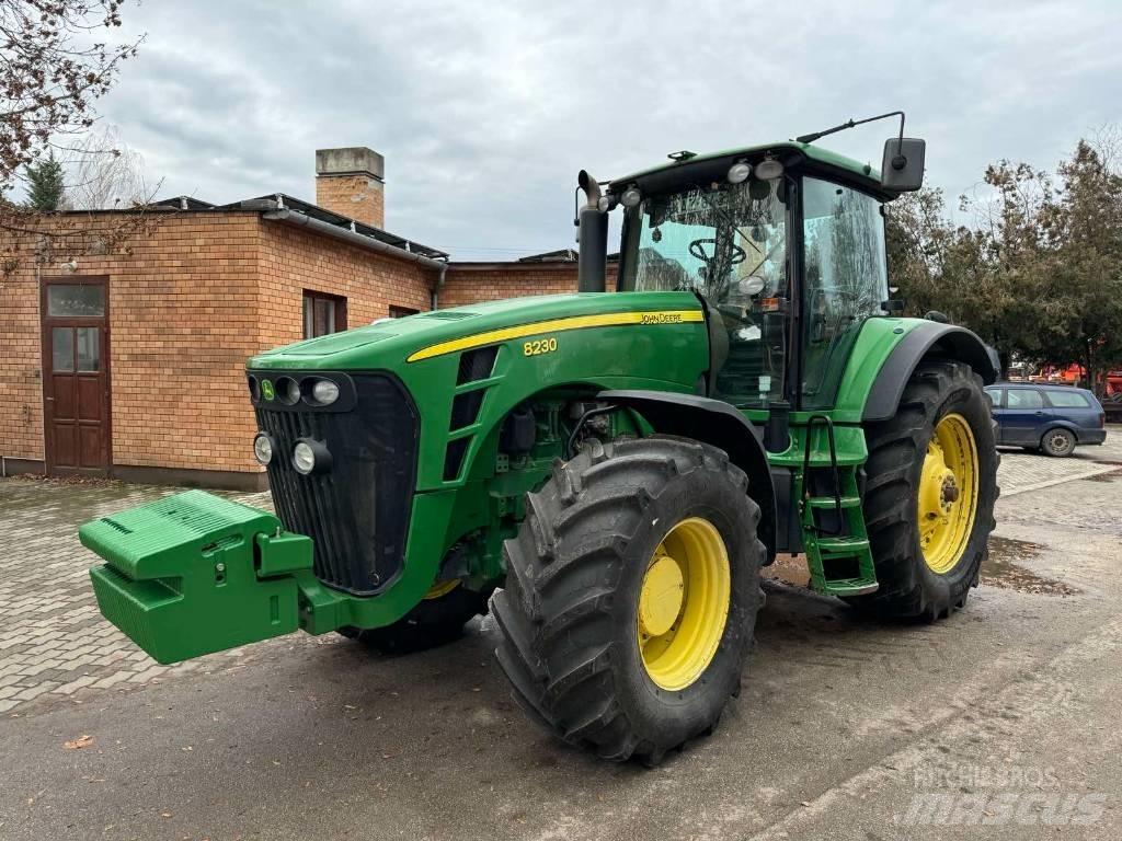 John Deere 8230 拖拉机/农用车