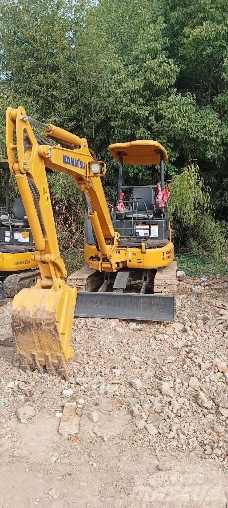 Komatsu PC35 小型挖掘机