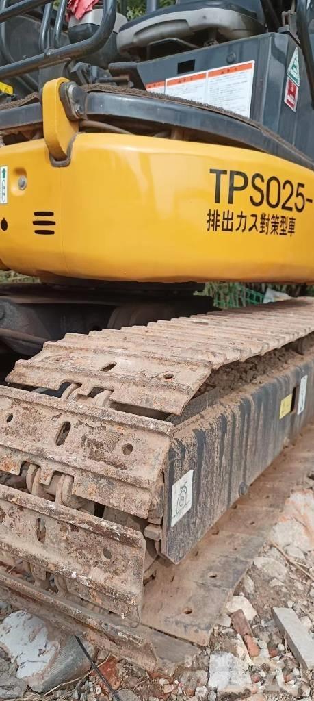 Komatsu PC35 小型挖掘机