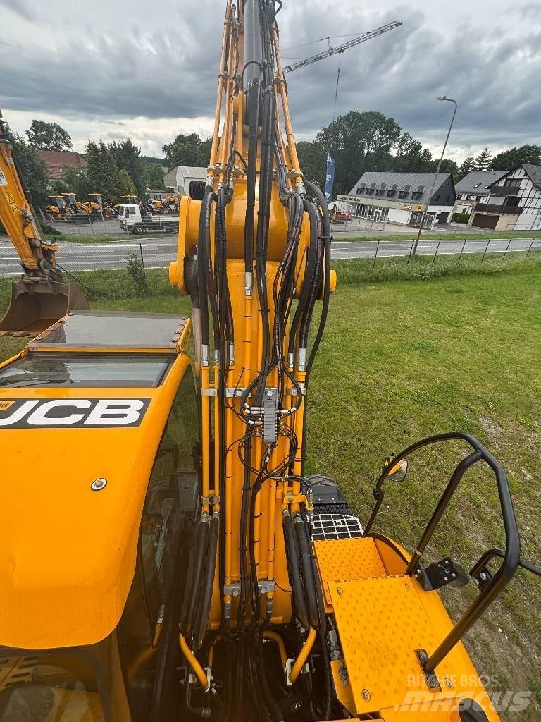 JCB JS 145 W 轮式挖掘机