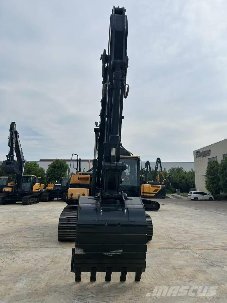 Hyundai HX 220 L 履带挖掘机
