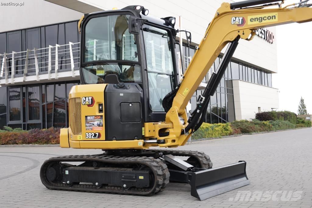 CAT 302.7 CR 小型挖掘机