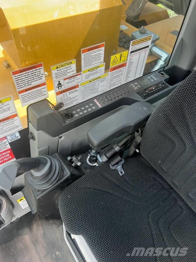 Morooka MST 3000 VDR 履带式自卸车