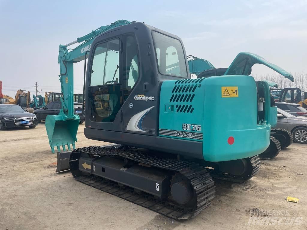 Kobelco SK 75 小型挖掘机