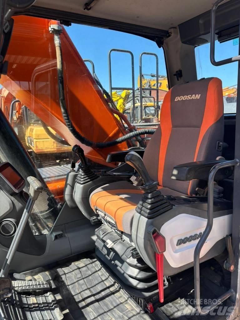 Doosan DX 255 NLC-5 履带挖掘机