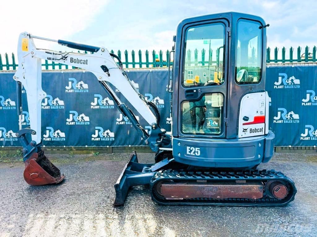 Bobcat E 25 小型挖掘机