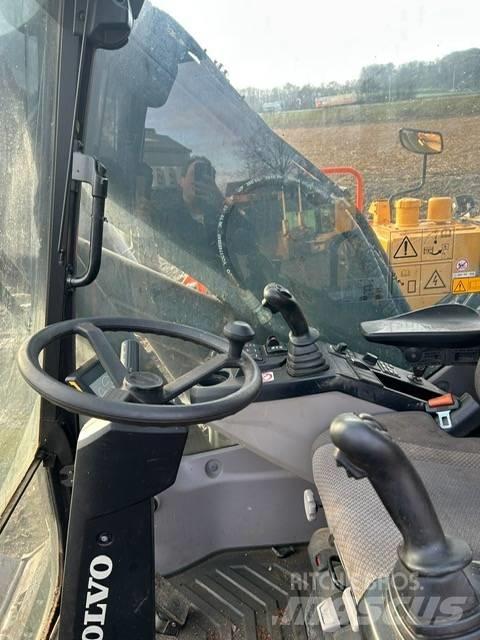 Volvo EW 220 E 轮式挖掘机