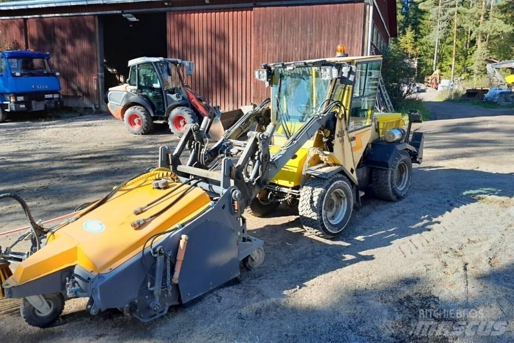 Wille 345 小型装载机