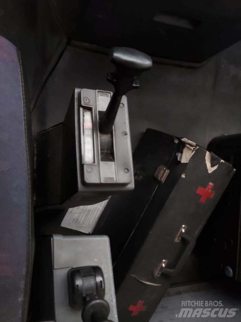 Mercedes-Benz 814D 大型面包车