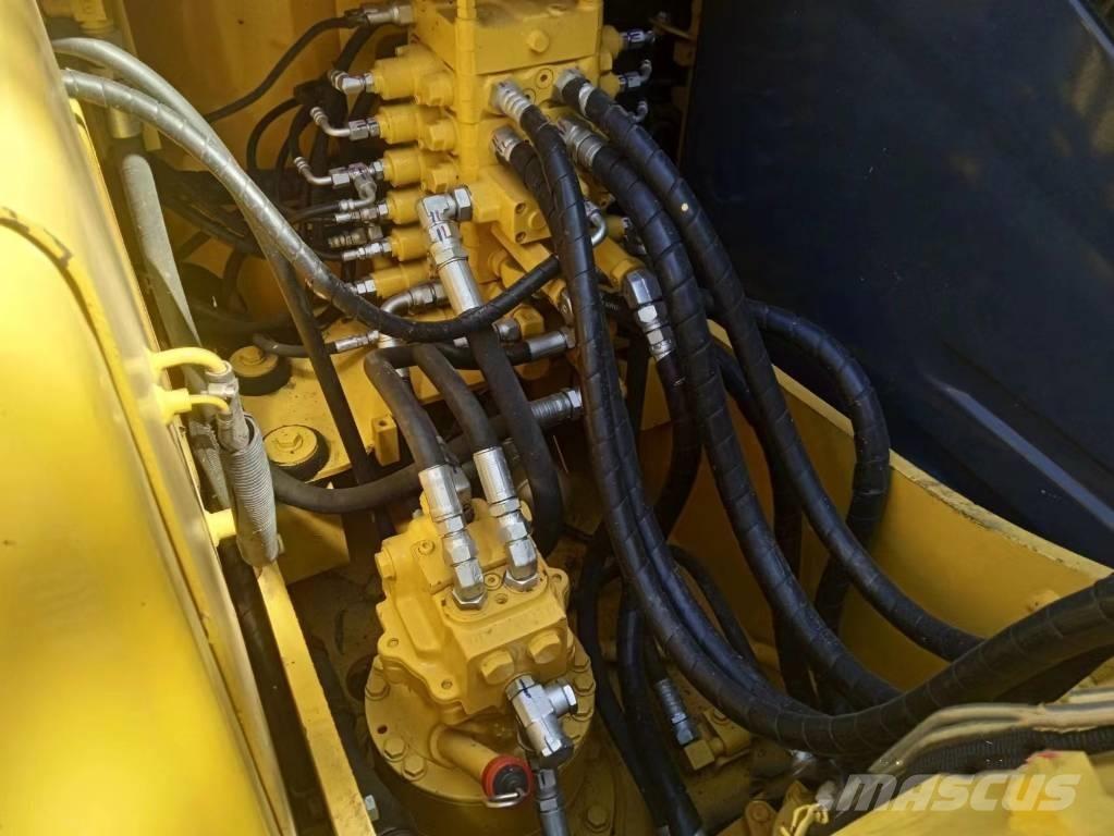 Komatsu PC130-7 履带挖掘机