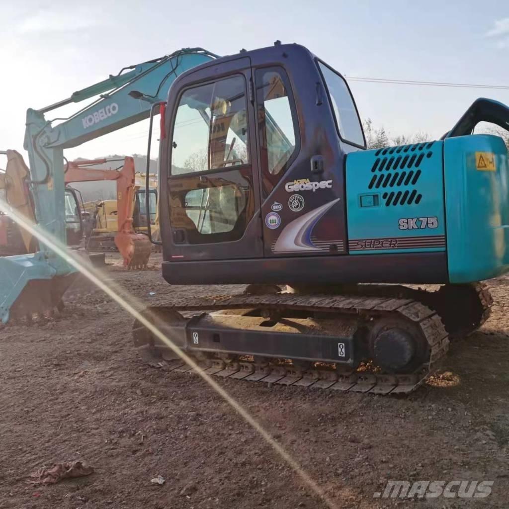 Kobelco SK75-8 中型挖掘机