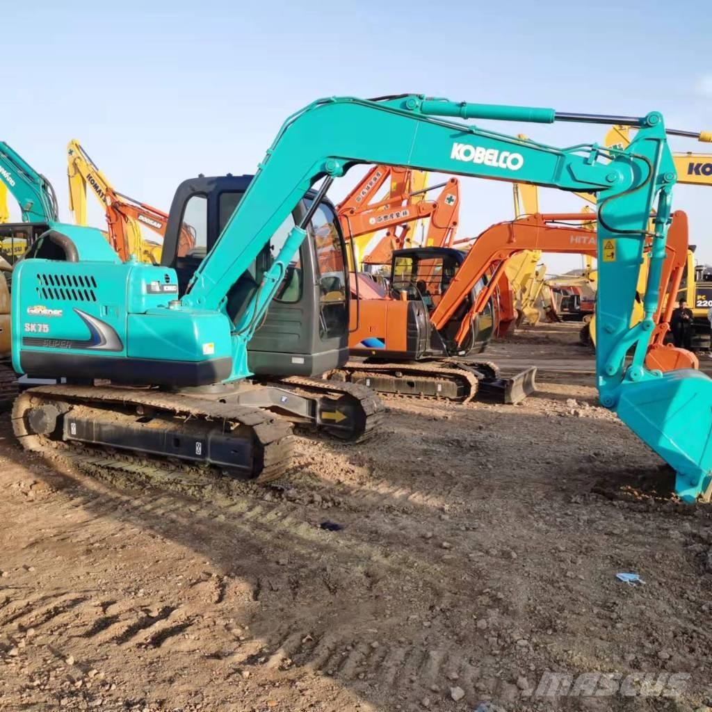 Kobelco SK75-8 中型挖掘机