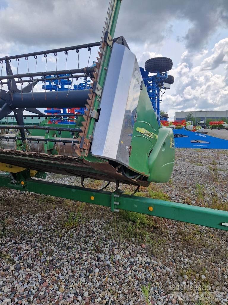 John Deere T670 联合收割机