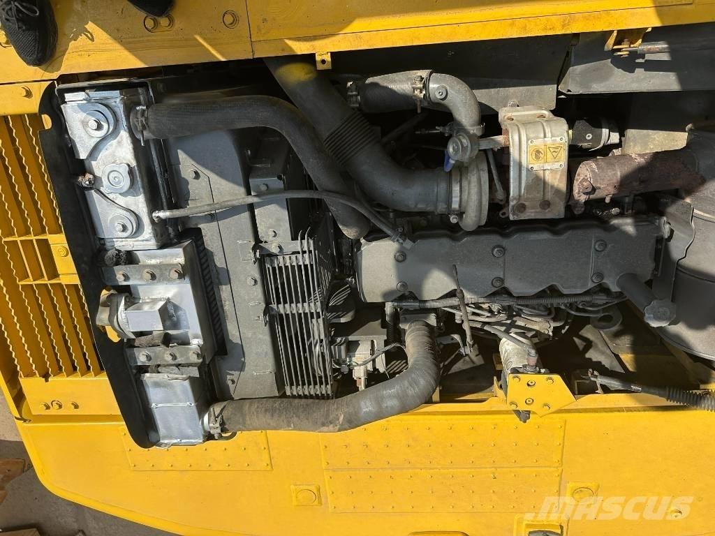 Komatsu PC220-8 中型挖掘机
