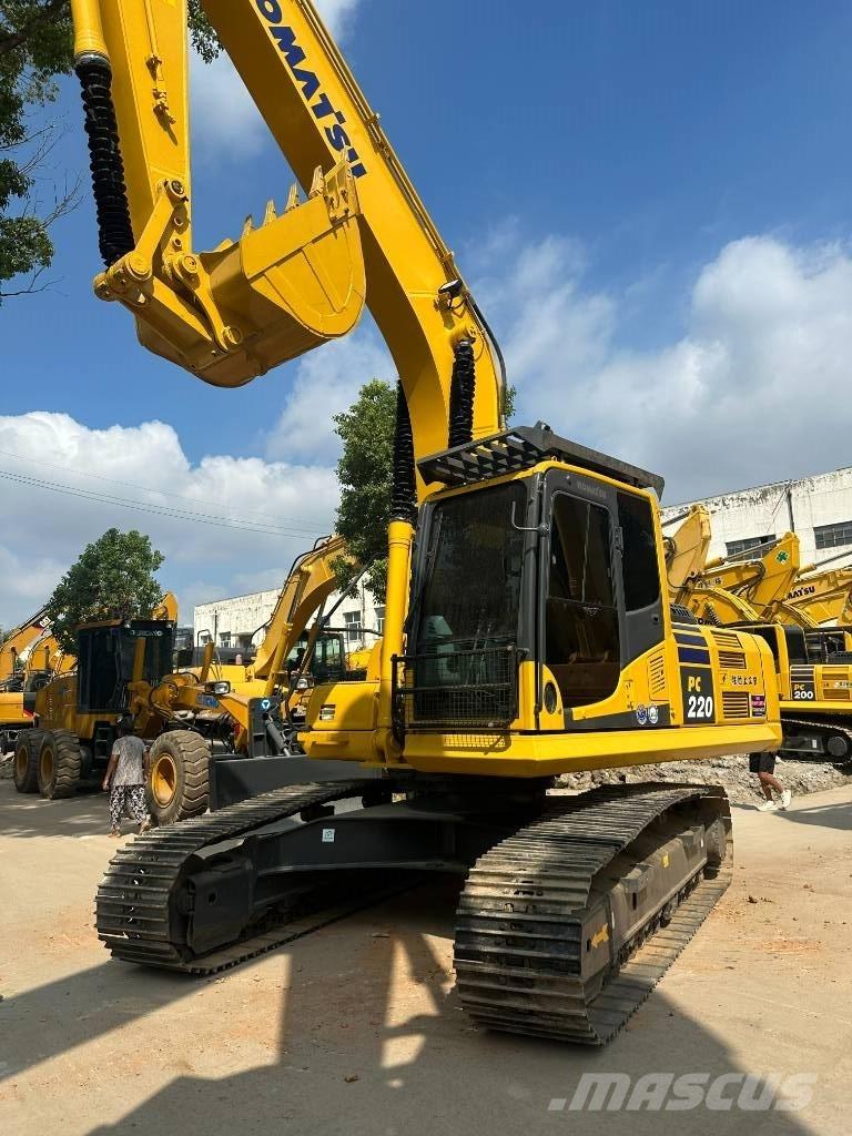 Komatsu PC220-8 中型挖掘机