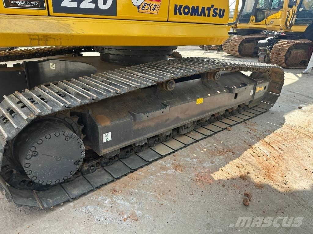 Komatsu PC220-8 中型挖掘机