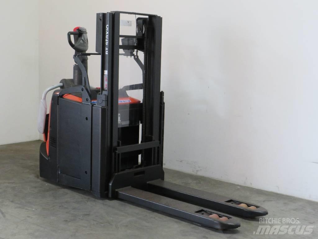 BT SPE 200 D 手推堆垛车