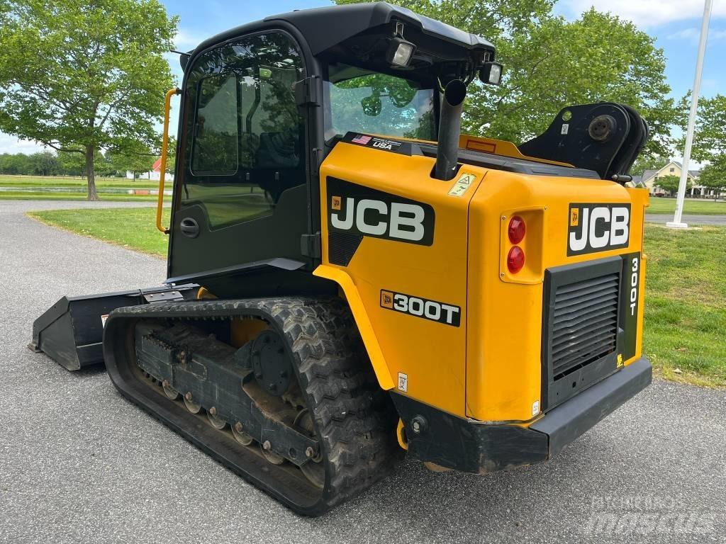 JCB 300 T 滑移装载机