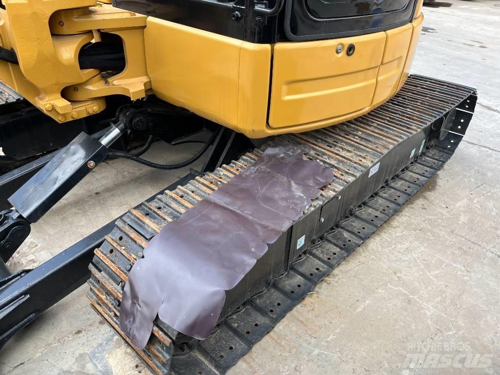 CAT 303.5E2 小型挖掘机