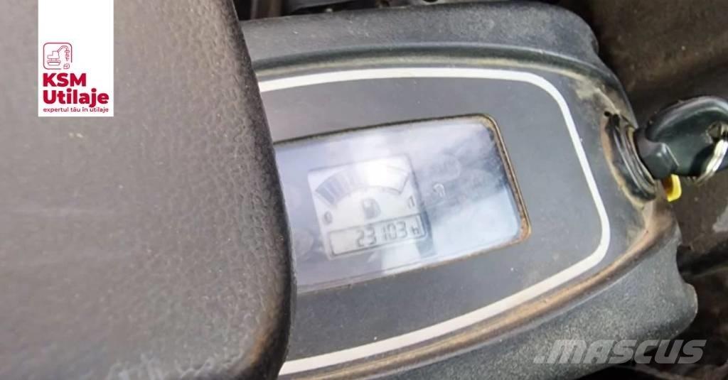 JCB 8029 CTS 小型挖掘机