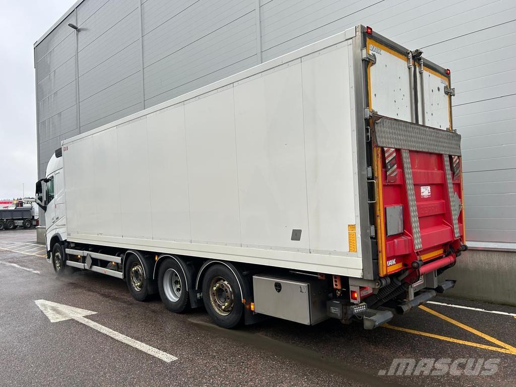 Volvo FH 厢式货车