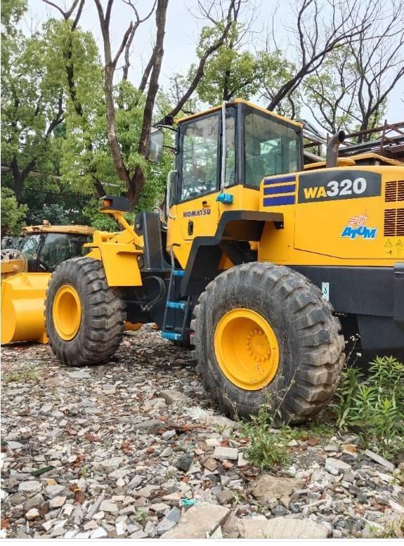 Komatsu WA 320-5 轮式装载机