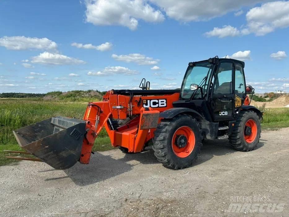 JCB 540-140 伸缩臂叉装车|叉装车